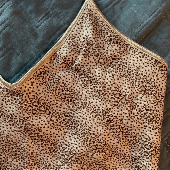 Express basic leopard stretch halter top - Picture 8 of 8